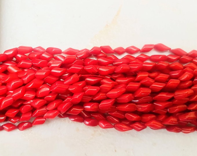 Red Coral Resin Beads: 18-inch Strand (8x4mm)