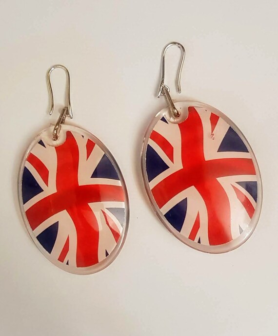 Union Jack earrings. Use for Queen's celebration of Life & burial/funeral. Fast dispatch from the UK. British Flag earrings. Quick dispatch.