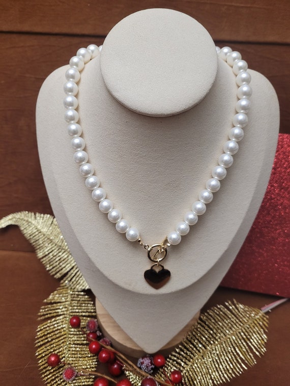10mm acrylic ivory pearl beaded necklace with toggle and heart, and stud earrings to match. High lustre look.  Gift for her.
