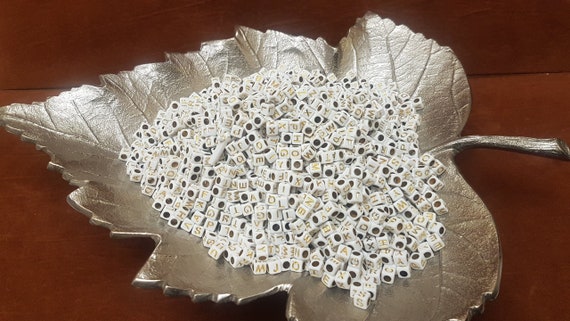 6mm white & gold alphabet acrylic beads for fun children's projects. DIY craft projects, fun jewellery making for kids. Letter beads A to Z
