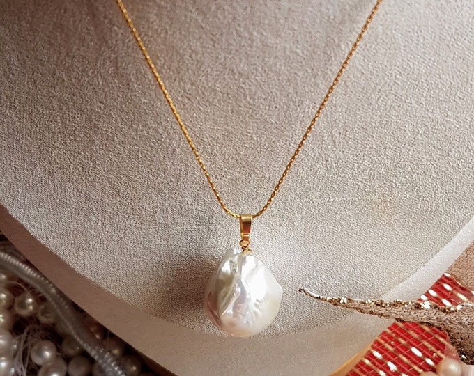 9ct Gold Baroque Pearl Pendant - High Luster