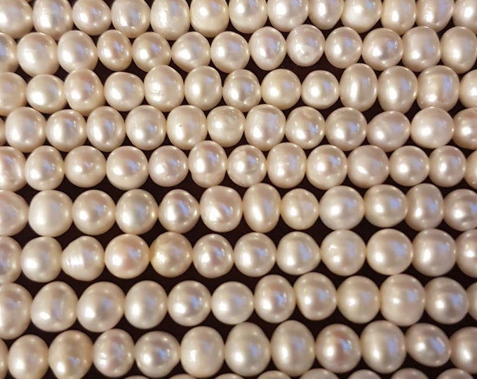 Ivory Baroque Freshwater Pearl Strand: 4-5mm, 14 Inch