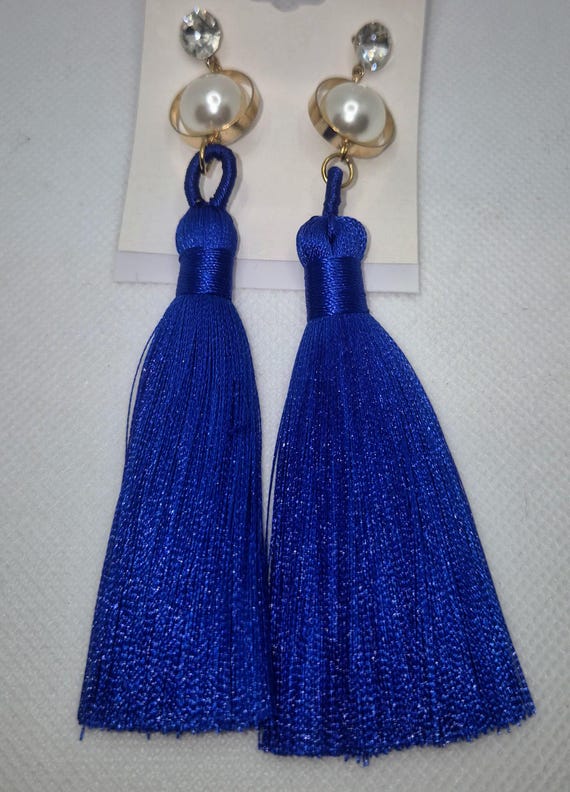 Tassel earrings. Long and trendy. Many colours available.