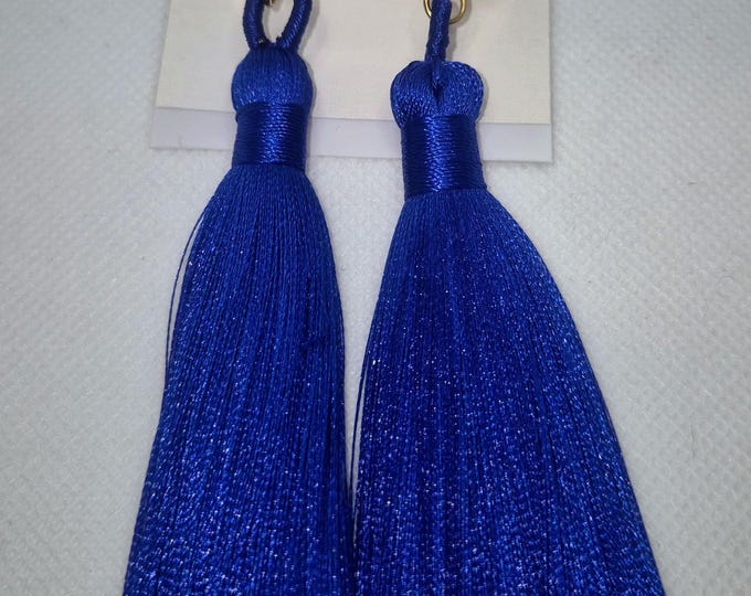 Tassel earrings. Long and trendy. Many colours available.