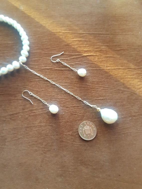 Aesthetic Baroque pearl necklace set 7-8mm beads with larger 20mmx16mm baroque drop bead as front detail. Bridal gift. Anniversary gift.