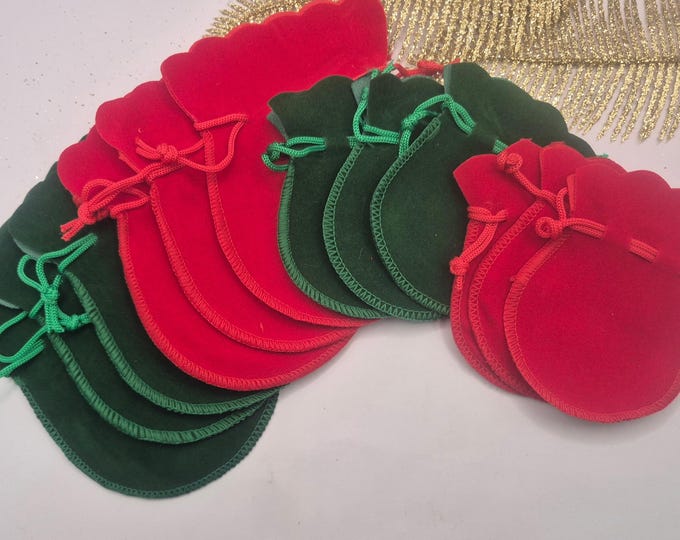 Christmas Velvet Jewelry Bags: Red & Green Favor Pouches, Pack of 12