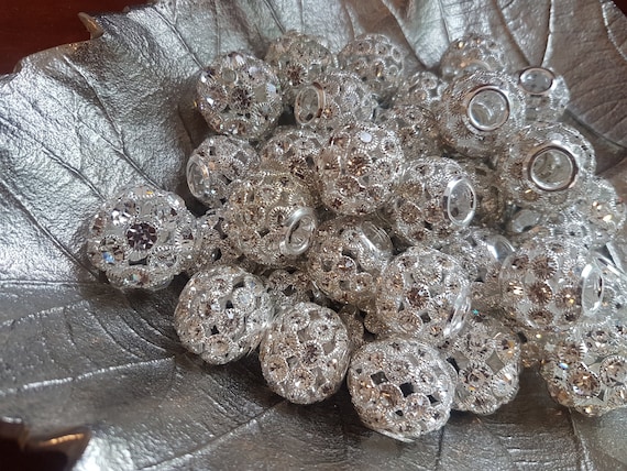 Large diamante crystal rhinestone balls 22x25mm Add sparkle to any event. Excellent Christmas embellishment for DIY baubles and decorations.