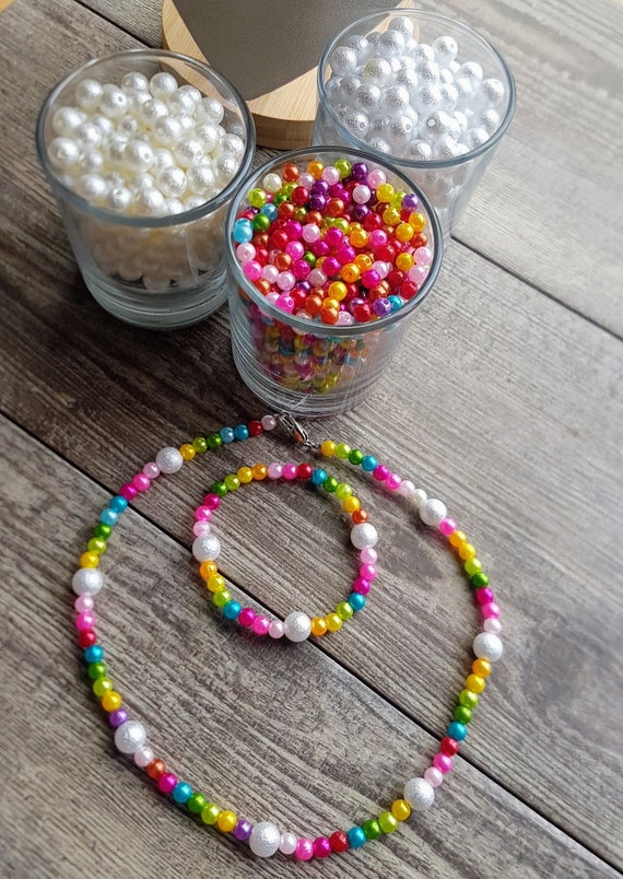Fun necklace simple  project for everyone. Make similar to picture.