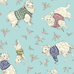 Puede incluir: Un patrón caprichoso con ovejas blancas que visten suéteres coloridos sobre un fondo azul claro. Las ovejas están intercaladas con acentos florales y de hojas, creando un diseño juguetón y encantador. Los suéteres son en tonos rojos, verdes, amarillos y azules.