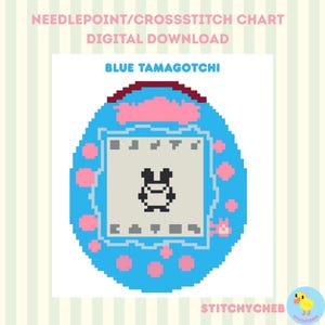 Può includere: Uno schema digitale per punto croce e mezzo punto raffigurante un dispositivo Tamagotchi blu a forma di uovo. Il design include accenti circolari rosa, uno schermo centrale con un personaggio pixelato nero e il testo NEEDLEPOINT/CROSSSTITCH CHART DIGITAL DOWNLOAD e BLUE TAMAGOTCHI.