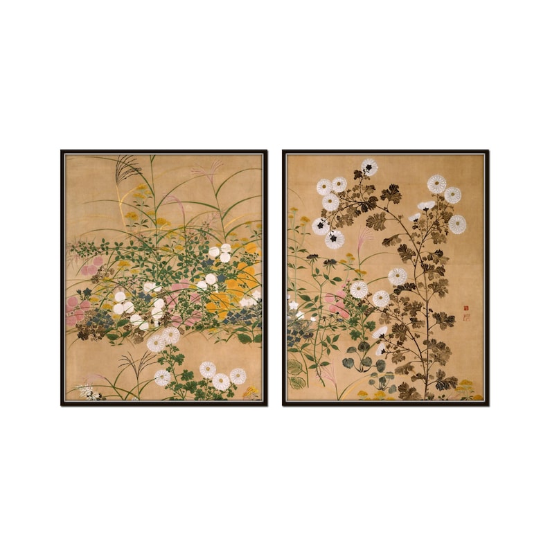 Pode incluir: Duas impress&otilde;es de arte floral emolduradas. A obra apresenta um fundo bege com ilustra&ccedil;&otilde;es detalhadas de flores brancas e amarelas, folhagens verdes e gram&iacute;neas altas. As molduras s&atilde;o pretas.