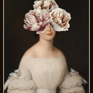 Puede incluir: Una mujer con un vestido blanco con grandes flores rosas y blancas que le cubren los ojos.