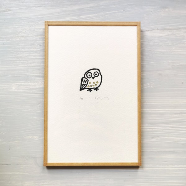 gravure hibou, petit duc, pois or, oiseau, minimaliste, humour, linogravure, art, décoration murale, illustration, Sandrine Péron