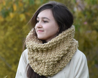 Women's Knitted Winter Woolen Chunky Scarf, Bulky Scarf, Snood Scarf, Neck Warmer, Chunky Cowl, Collar Scarf | THE HERSHEY