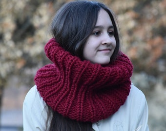 Women's Knitted Winter Woolen Chunky Scarf, Bulky Scarf, Snood Scarf, Chunky Cowl, Neck Warmer Scarf | THE LONDON