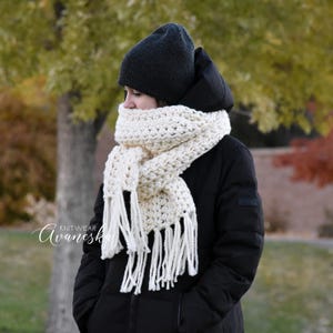 Woolen Knitted Chunky Long Classic Fringed Scarf | THE ALPINE