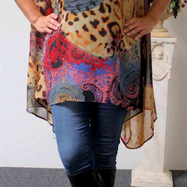 New Dashing and Trendy Plus size and Regular size Lagenlook Tunic Top in Abstract Print . M to 3XL.