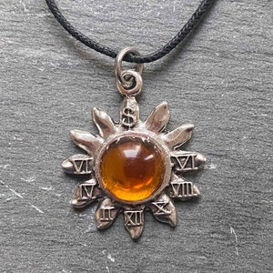 Star sundial jewelry pendant