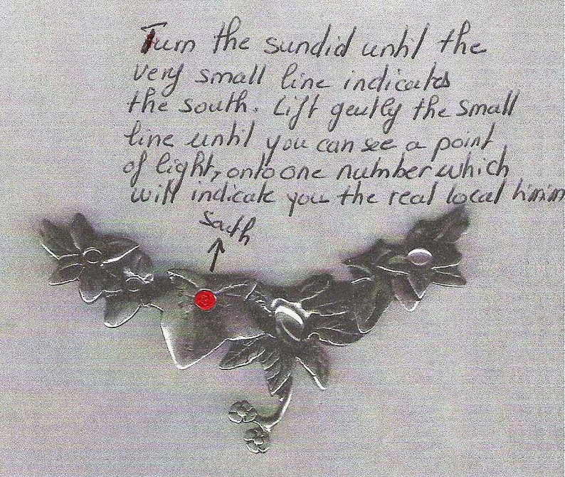 Collier fleurs cadran solaire feuille pendentif