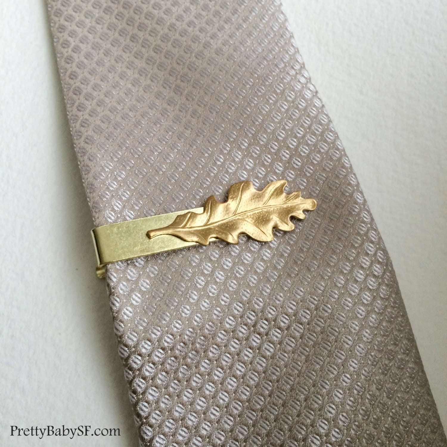 Golden Oak Leaf Tie Bar - Oak Leaf Tie Clip - Mens Tie Clip - Wedding Accessory - Groomsmen Leaf Tie Bar - Woodland Wedding - Autumn Leaf