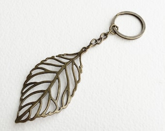 Boho Keychain for Women Leaf - Autumn leaves, bronze plant key tag, nature lover gift, skeleton leaf key ring, purse charm
