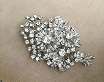 Bridal flower brooch, wedding brooch, flower brooch, gift for her, silver bridal brooch, garden wedding, silver, crystal rhinestone BOUQUET
