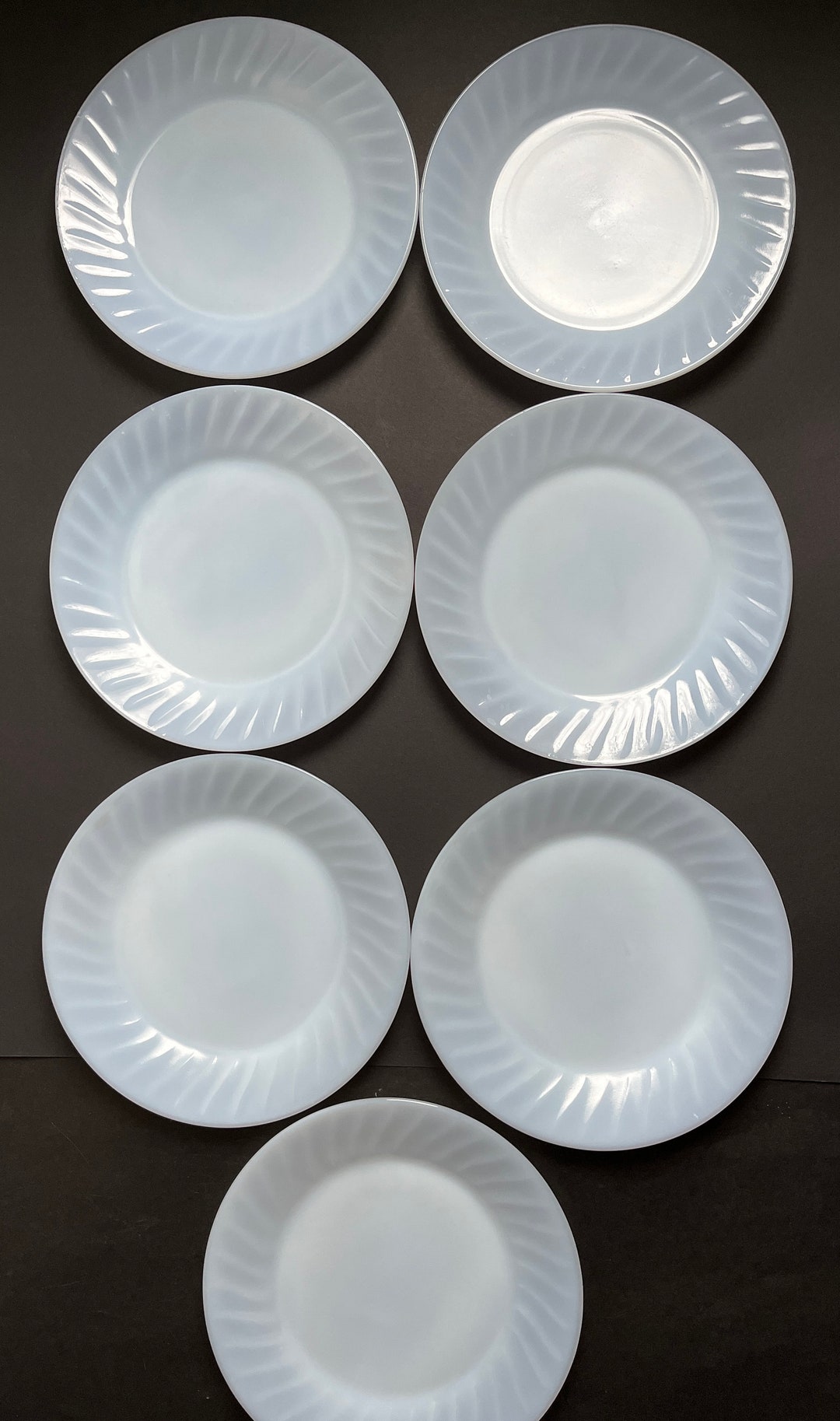 Vintage Fire King Oven Glass Swirl Light Blue Dinner Plates 9 Inch 7