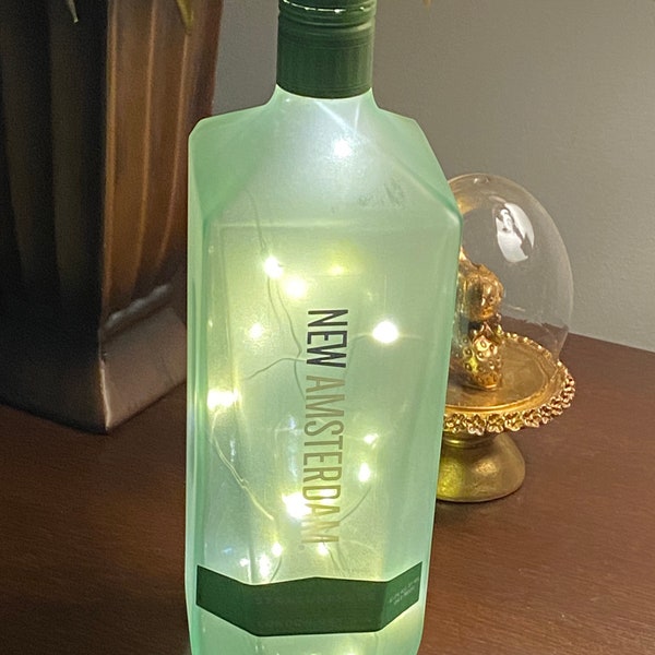 New Amsterdam Stratusphere Gin 1.75L Bottle Lamp Battery Operated Man Cave Bar Light