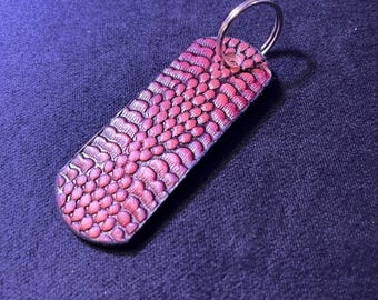 Porte-clés en cuir estampé