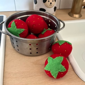 Pretend Play Felt Food Strawberries Set of 8 image 1