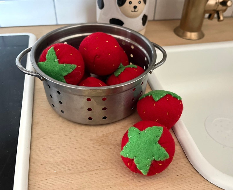 Pretend Play Felt Food Strawberries Set of 8 image 1