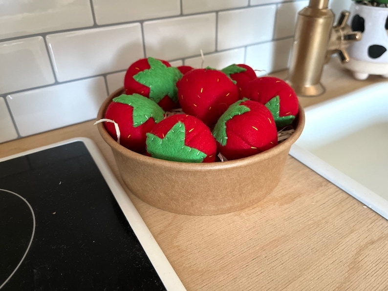 Pretend Play Felt Food Strawberries Set of 8 image 4