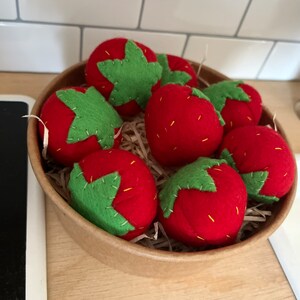 Pretend Play Felt Food Strawberries Set of 8 image 5