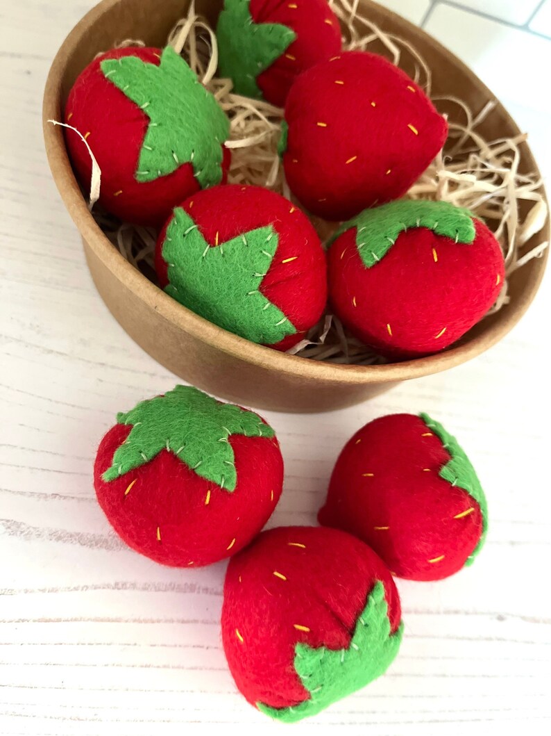 Pretend Play Felt Food Strawberries Set of 8 image 2