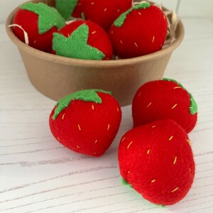 Pretend Play Felt Food Strawberries Set of 8 image 3