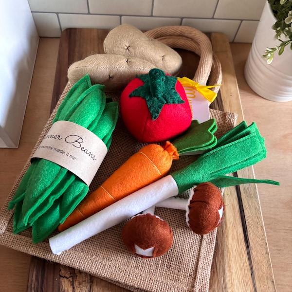 Pretend Play Felt Food Vegetable Collection with Mini Jute Shopping Bag