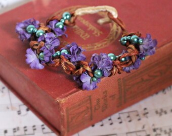 Bajo el mar - océano inspirado Bun correa - flores de color púrpura y guirnalda de cabello perlas aqua bun, bun accesorio, corona de pelo de sirena, moño de bailarina