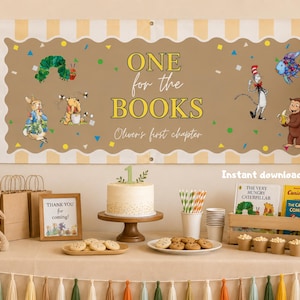 Könnte beinhalten: Ein rechteckiges Partybanner mit beigefarbener Mitte und gelb gestreiften Rändern, das Illustrationen von Märchenfiguren sowie den Text ONE for the BOOKS und Oliver's first chapter zeigt, platziert über einem Tisch mit Party-Leckereien.