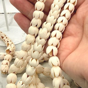 Jasmine Flower Lei - Etsy display picture 1