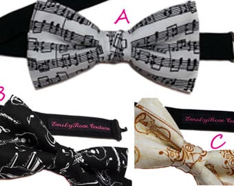 Muszka Symphony of Style - Muszka z nadrukiem nutowym - Instrumenty muzyczne - Regulowana - Ręcznie robiona - Ojciec i syn - Prezent dla miłośników muzyki.