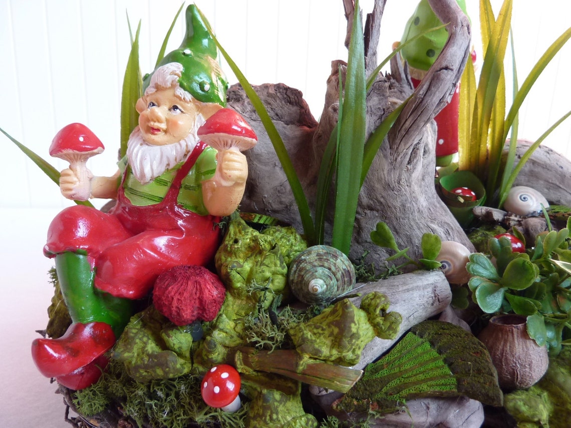 Frühlingsdeko Ostern Märchenwald Zwerge Gnome Zwergenfrühling Hobbit ...