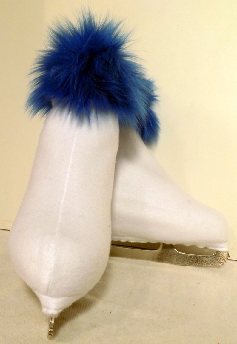 Melvage/'s Ice Skate Boot Warmer Covers Blue Off-The-Cuff in White and Cobalt Blue Luxury Shag Size 7-10
