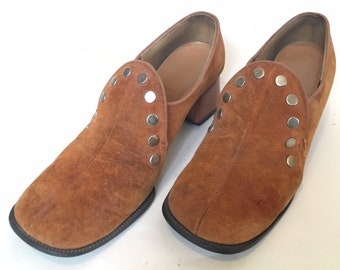Rare Vintage Mostaza Amarillo 60s mujeres se deslizan en las bombas de tacón con pernos Tamaño 6.5 VENTA!