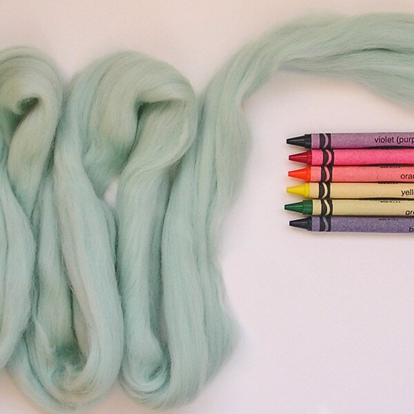 MERINO WOOL ROVING / Icy Spearmint Verde 1 onza / fibra de lana para nuno felting, fieltro húmedo, hilado, fotografía de bebé, fieltro de aguja