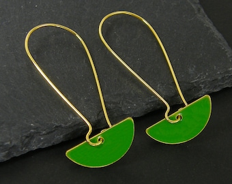 Green Half Circle Dangle Earrings, Emerald Kelly Green Minimalist Simple Semicircle Geometric Crescent Long Drop Pierced Earrings |EB1-52