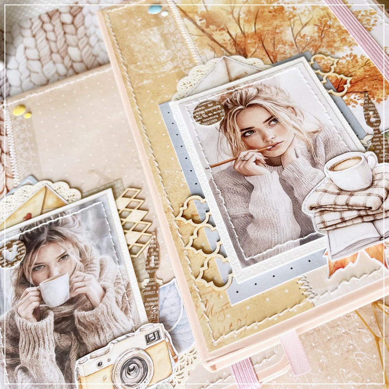 Op de afbeelding: Een scrapbookpagina met een beige achtergrond en een decoratieve rand. De pagina bevat twee foto's van vrouwen, een met een kopje koffie en de andere met een potlood. De pagina bevat ook een decoratief element met een bloemenontwerp en een kopje koffie.