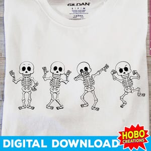 Puede incluir: Cuatro ilustraciones de esqueletos en blanco y negro en una pose de dabbing en una camiseta blanca. Los esqueletos están en diferentes poses, uno cubriéndose el ojo, otro con los brazos extendidos y otro con la pierna levantada. El texto "HOBO CREATIONS" está en rojo y blanco sobre un fondo de estrella.