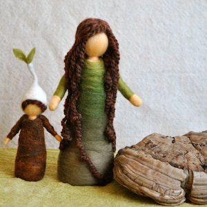 Waldorf inspired needle felted dolls: Mother Earth and Her Child