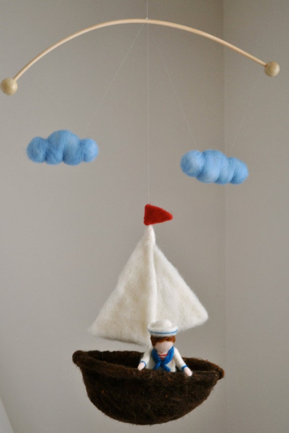 帆船モビール 子供用モビール 航海部屋の装飾 : 帆船を持つ男の子 - Etsy 日本