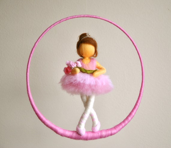 Bailarina de fieltro sale